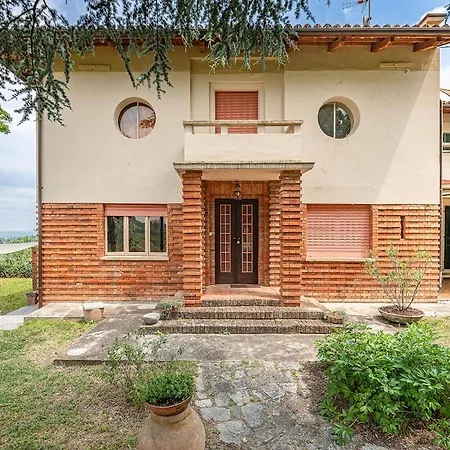 A Family In The Heart Of The Langhe! * Treiso